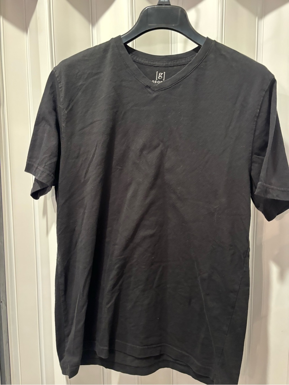 George V Neck T Shirt Size Large